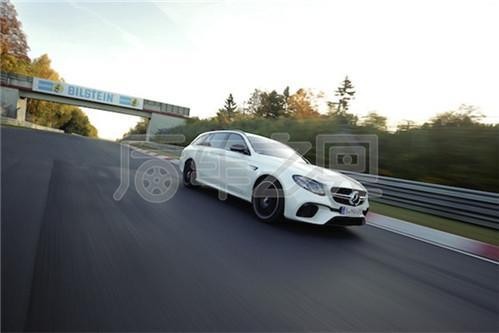 奔驰E63 AMG纽北刷圈破纪录！打败奥迪RS6成为地表最强买菜车！