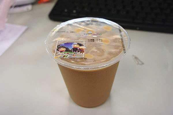 网友发现早餐喝冰奶茶"每喝必拉,背后原因是这样!