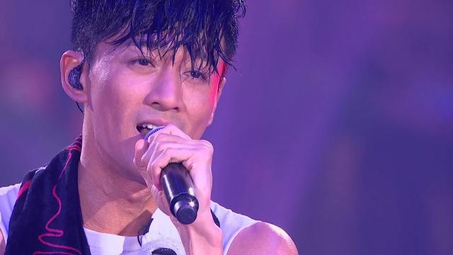 他是中华小当家，火的时候香港TVB四大小生都给他配戏