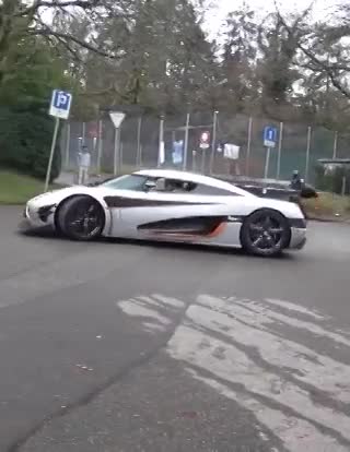 跑车近距离飞驰，听这声音！！