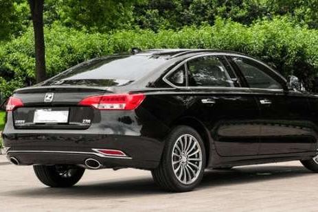 车长5米, 旋钮式档把, 液晶大屏全景天窗, 百万豪车却只要10万起