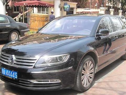 全球只有一辆的顶级大众辉腾，车牌号不讨人喜欢，车子却是无价的