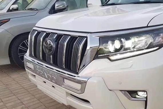 18款霸道4000中东版完美融合了运动型轿车的车身设计给你最安全