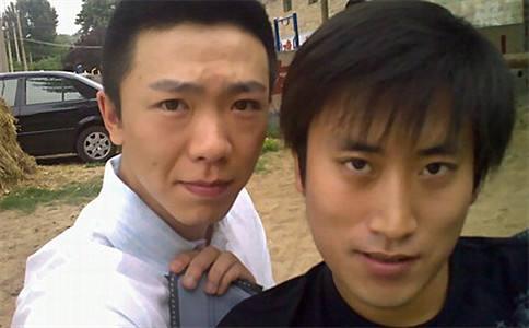 真正的富二代,老爸帮赵本山管理公司,自己开三