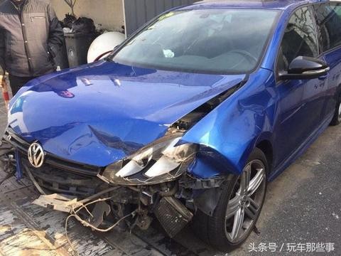 二手车水多深？高尔夫R20撞成了这样，修好跟新车没差别！