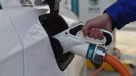 明年买新能源车的朋友有福了，只要首付1成半，新车就能开回家