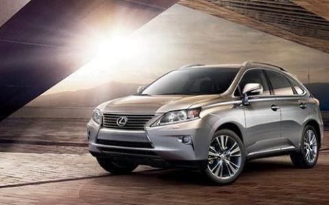 雷克萨斯RX270用不规则式设计、个性十足，比较符合年轻人的口味