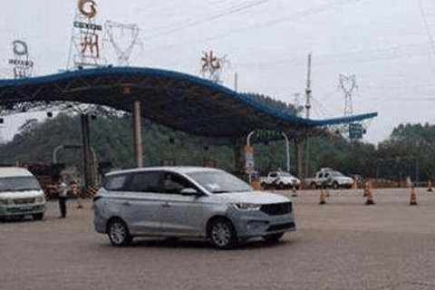 首台宝骏710现身街头，网友误认为是别克GL8，真的才5万起售？