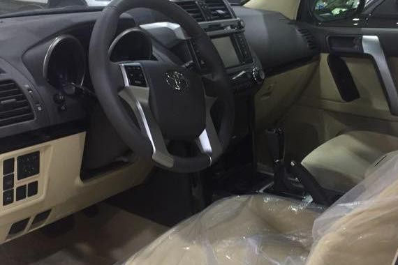 17款普拉多霸道2700中东版九气囊高配高性能SUV安全性能更好