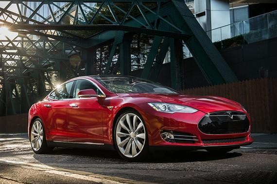 还没买车的幸运了，新政一来，首付12万就能带走特斯拉