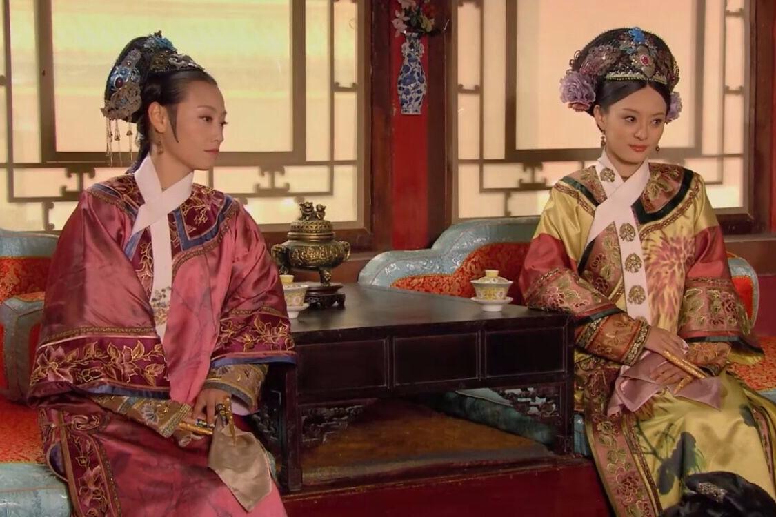 《甄嬛传》同样都是妃子,为何端妃要给熹妃行礼?真相大有深意!