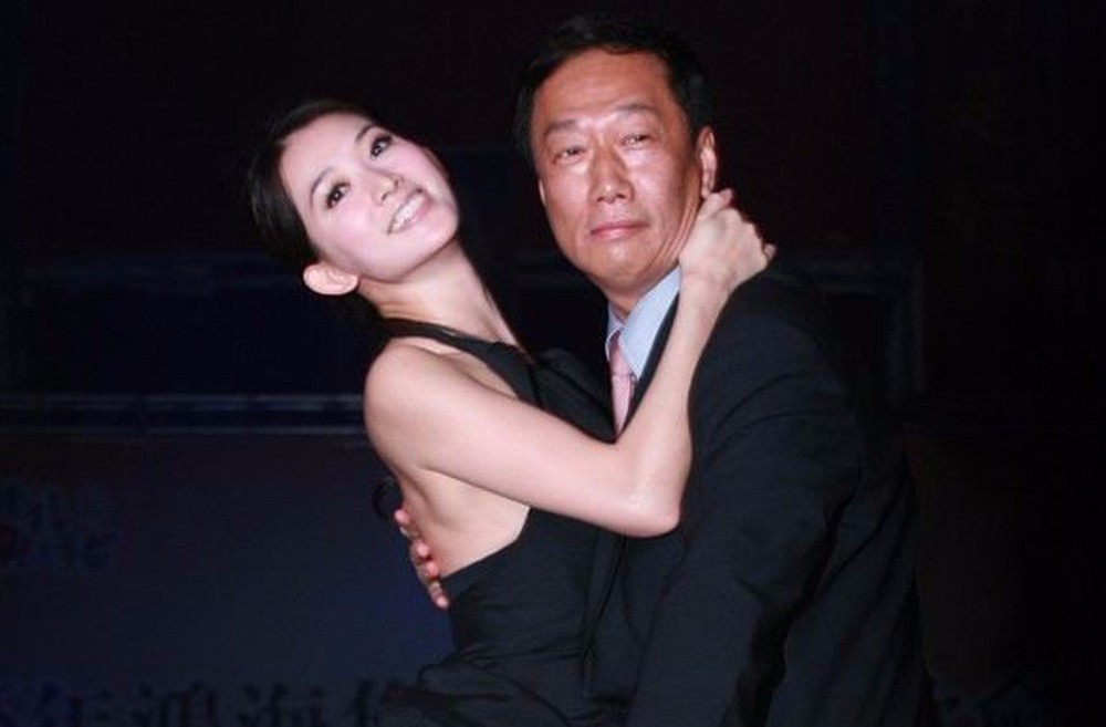 告诫大龄剩女:再挑挑拣拣下场就是林志玲! 告诫大龄剩女:再挑挑拣拣下场就是林志玲!