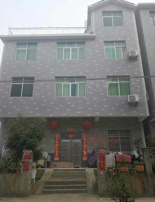 婆婆回农村建的三层小楼房，装修逼格KO掉大半城里的新房！|装修|农村|衣帽间_新浪新闻