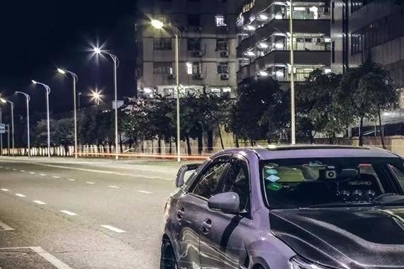 打造究极战斗形态！两台战斗范的改装锐志