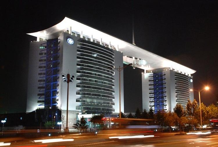 车可以造的不好,但大楼一定要漂亮,自主品牌里