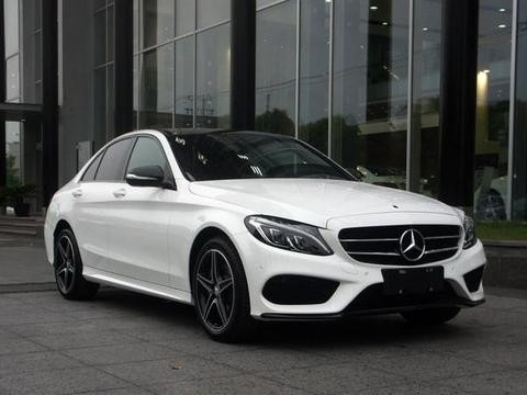 售价最低的奔驰！仅一辆迈腾的价格，颜值确超越A4，