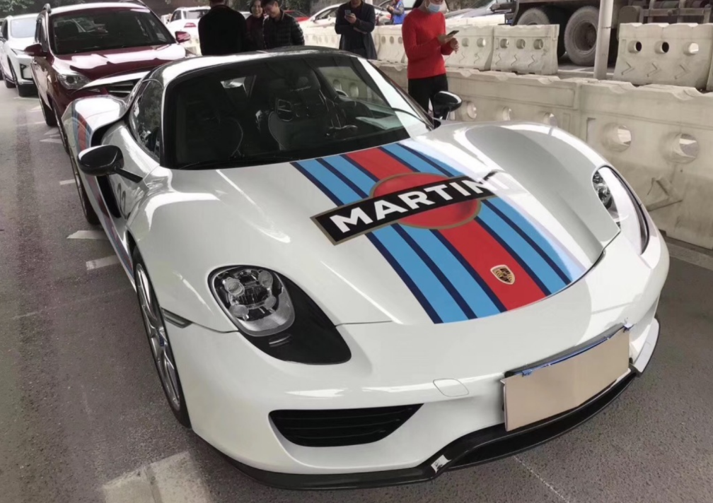 重庆最出名两台超跑过户,近距离看了下,连编号