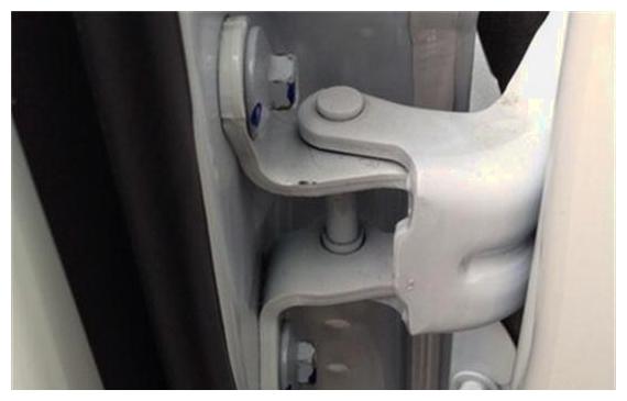 修车老师傅教新手买到好二手车,看这五颗螺丝