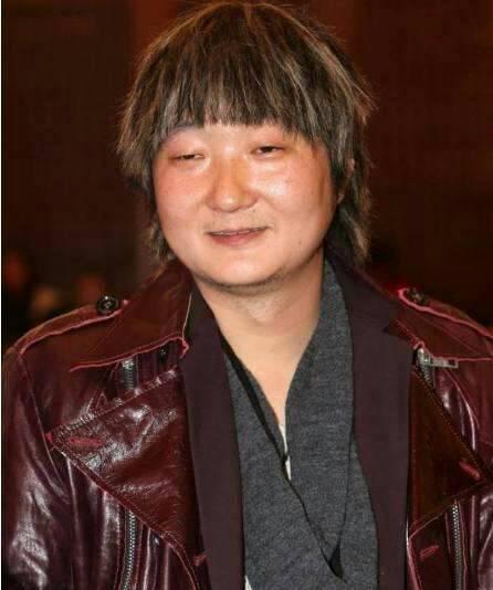 女神董洁,恋上360度丑男被吐槽, 如今和儿子顶顶婚纱照美哭