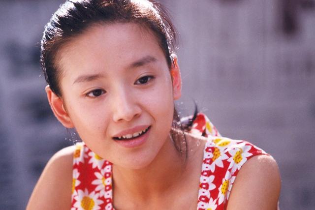 女神董洁,恋上360度丑男被吐槽, 如今和儿子顶顶婚纱照美哭