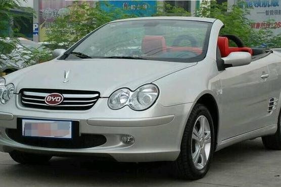 比亚迪跑车立标太帅，25秒开启硬顶敞篷，配游艇手刹，仅售16万