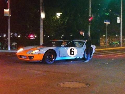 百万跑车百米距离抛锚五次，是假酒害的吗？