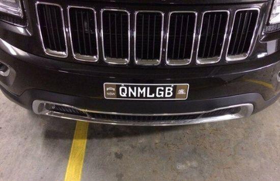 国外最奇葩的7张车牌照,第一个连起来读,笑了