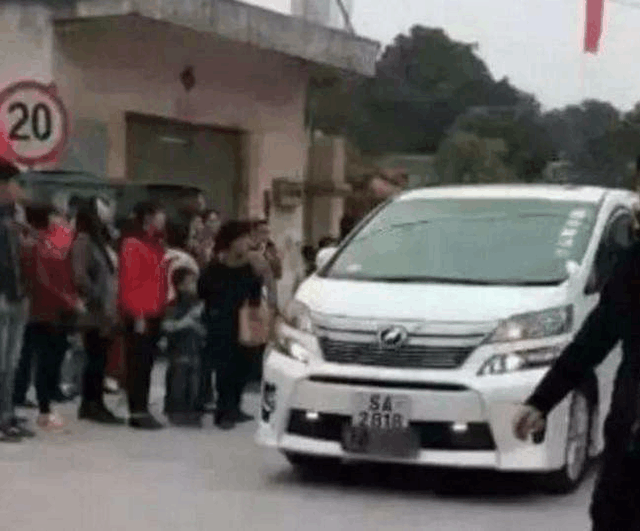 华人首善 身价超澳门赌王何鸿燊 直追李嘉诚 5