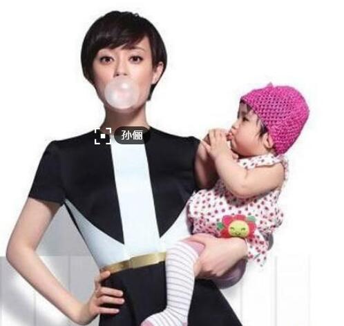 baby带儿子返港正面曝光，因一个抱娃细节被骂惨！