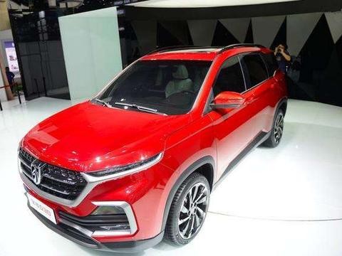 车展实拍宝骏530，比博越漂亮，配宝马七系电子档杆，仅卖6万起