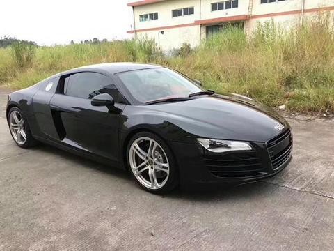 这台奥迪R8 36万出售 多功能运动方向盘，外观治眼癌