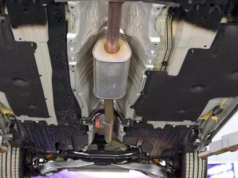 沃尔沃S60L太因循守旧，底盘设计也就与大众齐平