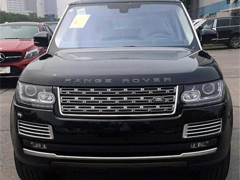 17路虎揽胜巅峰创世SV版超有面顶级越野