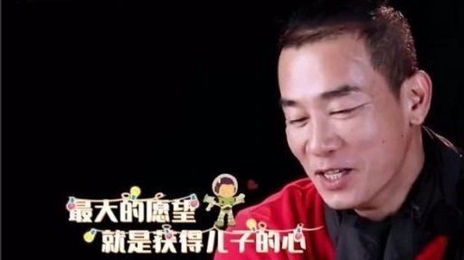 陈小春代言游戏被批，宋祖德炮轰：靠儿子发财