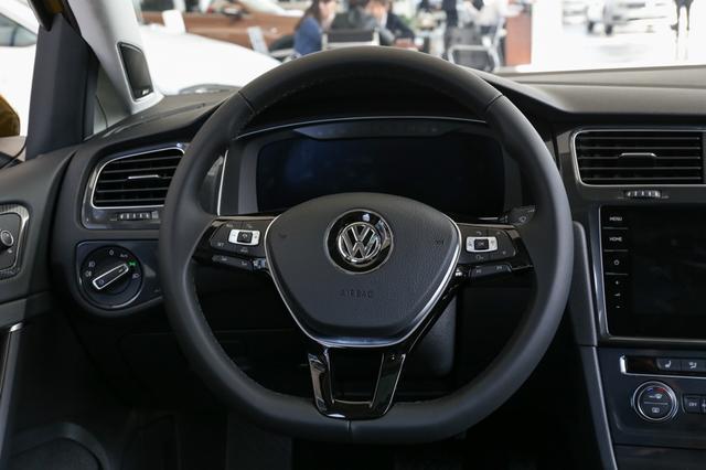 全球最成功的两厢车 2018款高尔夫到店实拍