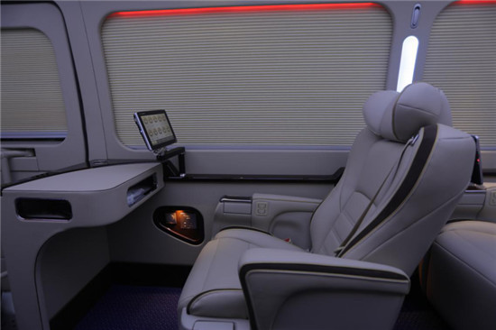 丰田考斯特7座商务车大气布局舒适商务车改装