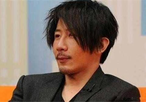 红遍大陆的3位明星，一步走错被雪藏，今依旧豪车出行生活潇洒！