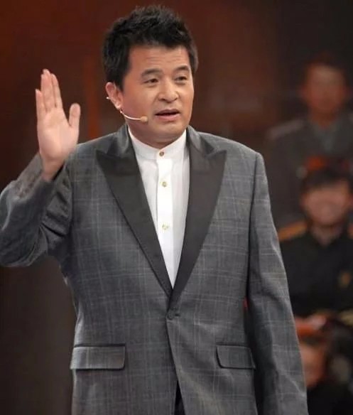 毕福剑骗董卿上床 还怀孕生子？真相曝光