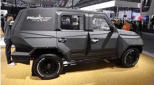 国产民用防暴车, AK47打不穿, 钉子扎不破, 撞不坏, 厉害了!