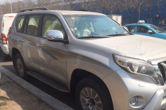 17款霸道4000中东版硬派强悍型SUV野性十足流畅优美