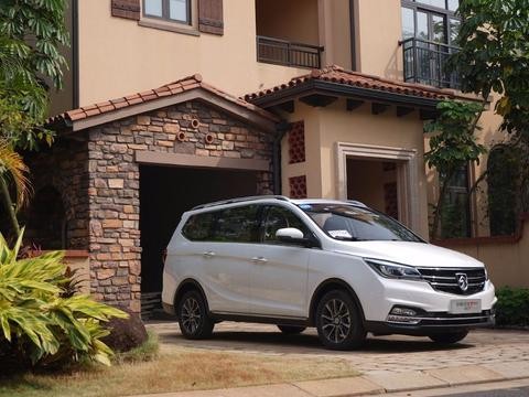 3年卖了100万台！你会考虑这款不到10万的实用车型吗？