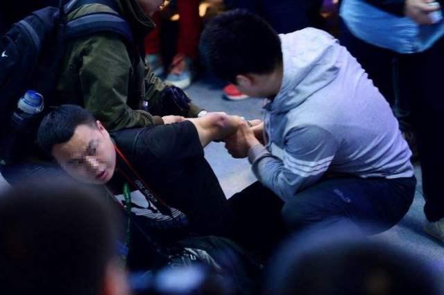 看最美的妞，赏最辣的车，逛车展必学的5招！