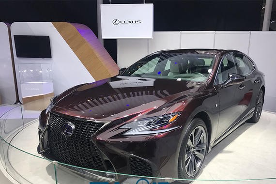 广州车展探馆 雷克萨斯LS 500h F Sport