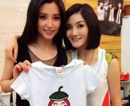 谢娜又要做服装设计，这次明显高级了许多！