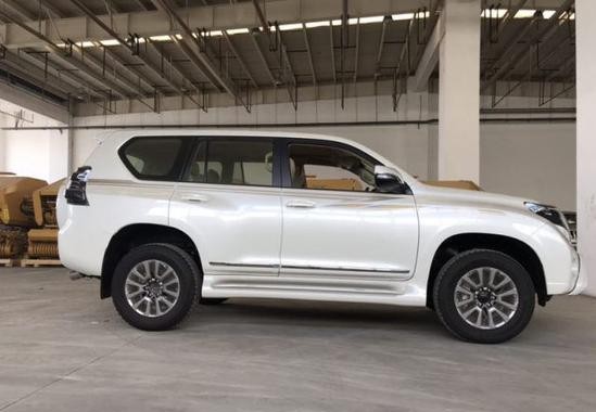 17款丰田霸道2700中东版尽显傲视群雄的气度