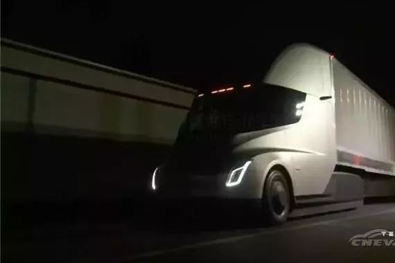 重磅！续航800公里！马斯克终于发布特斯拉电动卡车！