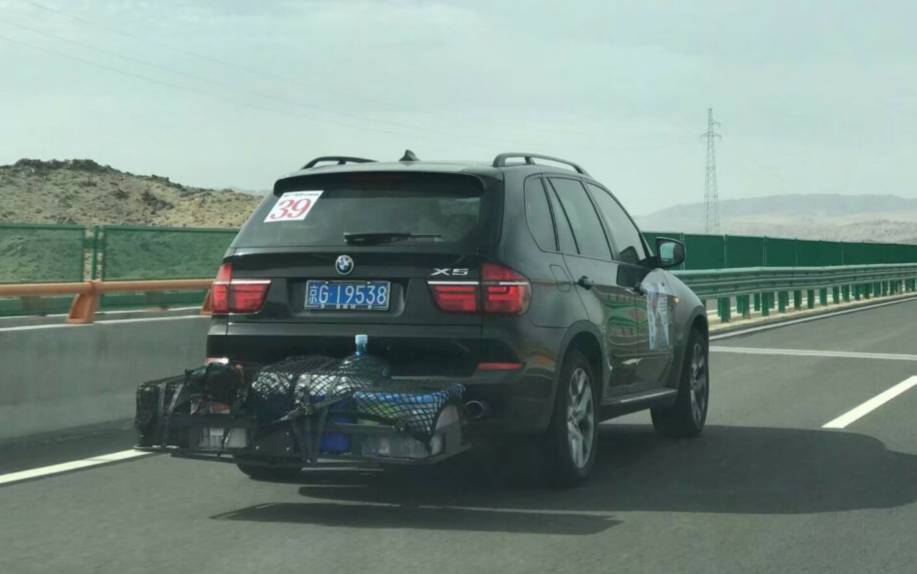 我们走了一条通往无人区的高速路,结果…