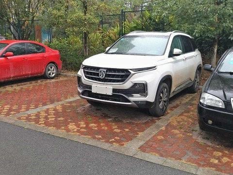 全国首台宝骏530上路, 大七座仅售6万, 价格亲民当真名不虚传!