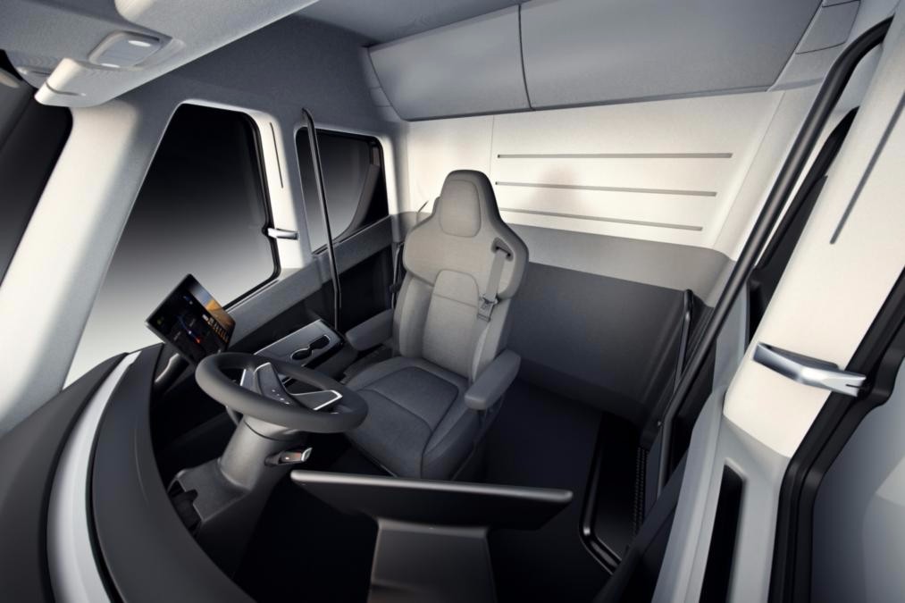 续航805公里!特斯拉半挂电动卡车Tesla Semi发