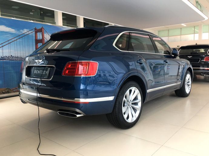宾利4s店现车宾利添越suv宾利越野现车